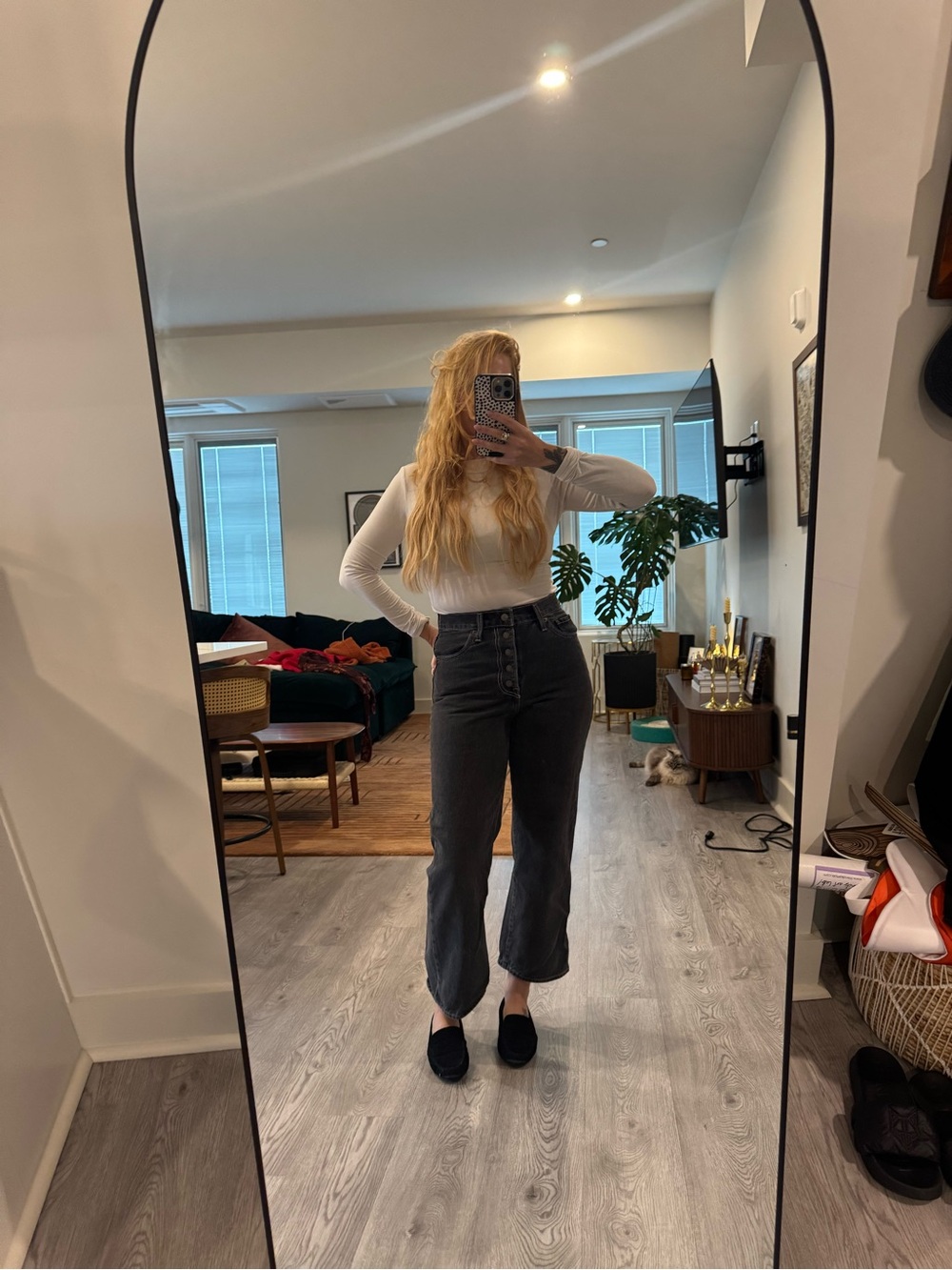 Levi's High-Rise Cropped Straight Jeans in Charcoal